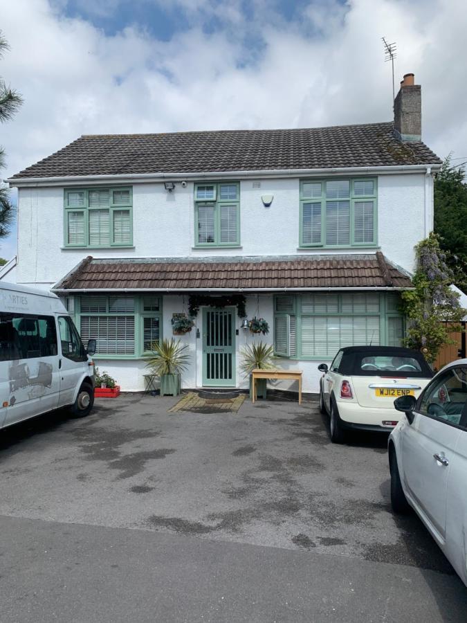 Barrs Court Beds Bed & Breakfast Warmley Exterior photo